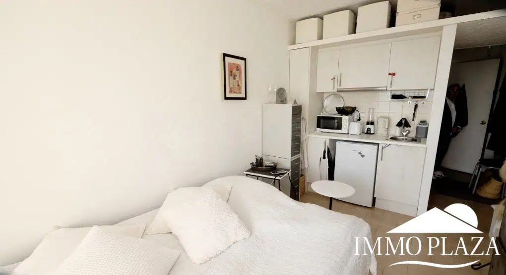 Estudio con terraza vistas al mar, a pie de playa y del centro – Empuriabrava