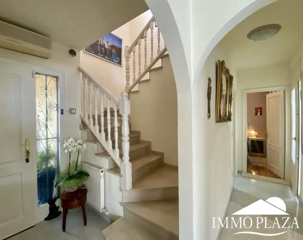 1604202494300_9248_IPV133 Villa résidentielle typique d’Empuriabrava à 2 pas de la plage et du centre, 4 chs, 2 sdb, piscine, garage et parking privé – Empuriabrava