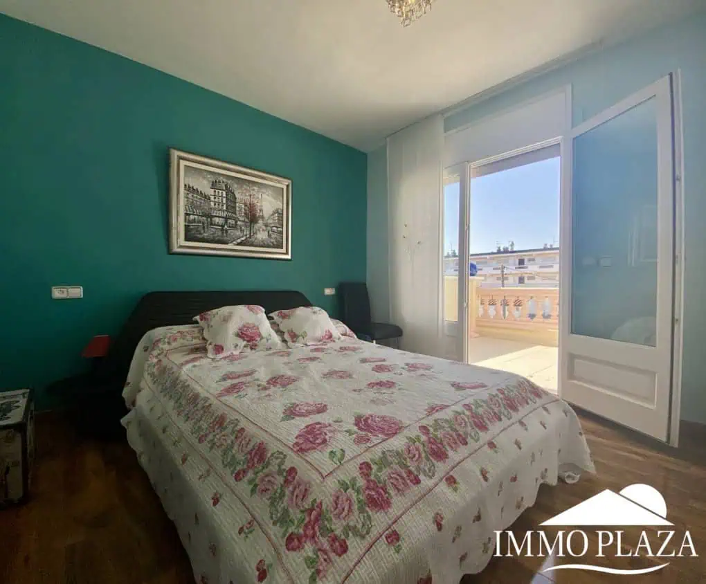 1604202494315_4834_IPV133 Villa résidentielle typique d’Empuriabrava à 2 pas de la plage et du centre, 4 chs, 2 sdb, piscine, garage et parking privé – Empuriabrava