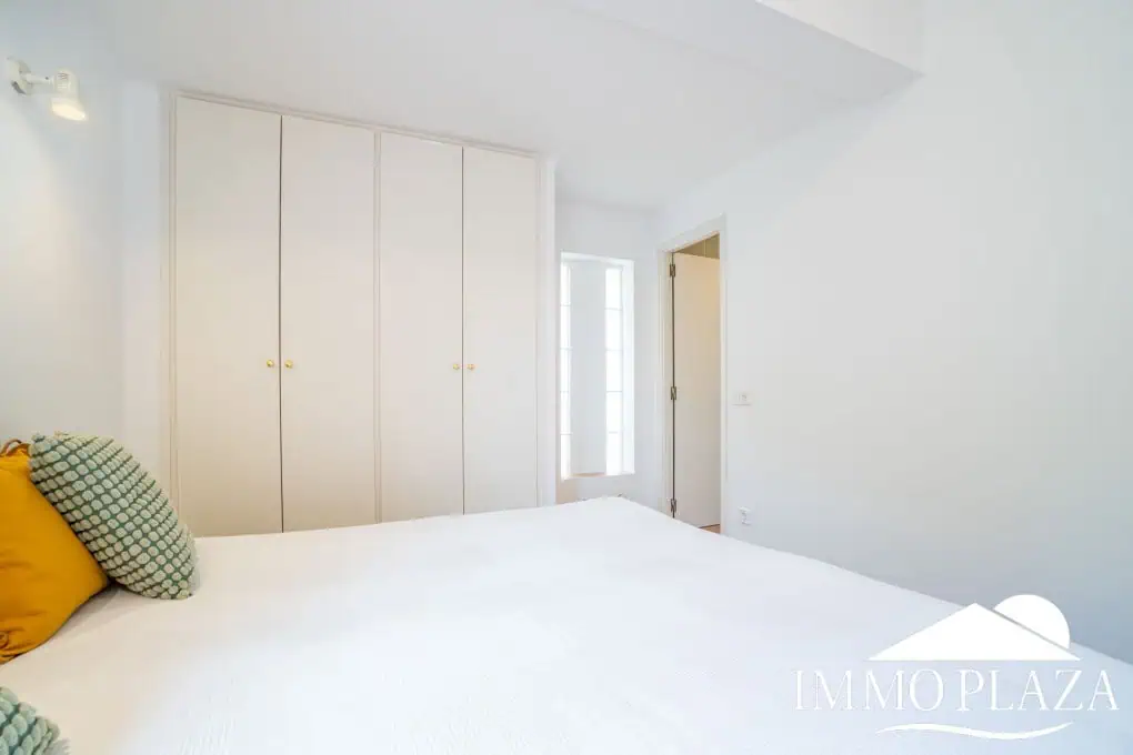 Charming little villa with sea views, 2 bedrooms, 2 bathrooms, 1 large terrace, 4 parking spaces, pool possible !