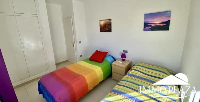 Typisch Spaans huis met 2 onafhankelijke appartementen – zwembad – garage – Empuriabrava