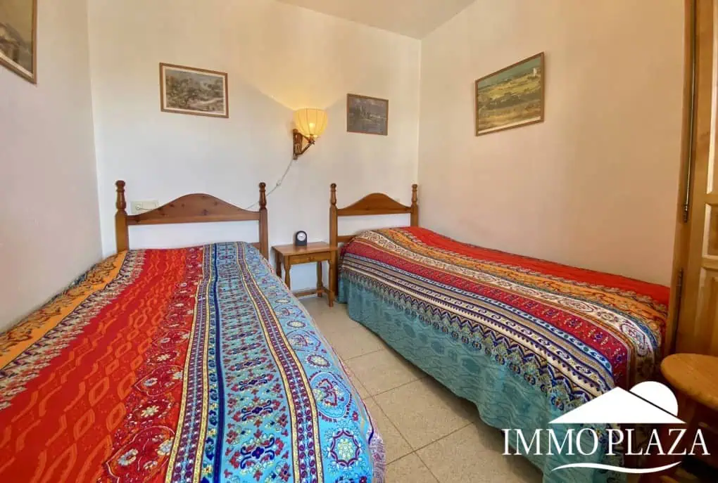 Apartment mit Seeblick, 1 Schlafzimmer, 1 Badezimmer, schöne Terrasse, Gemeinschaftspools und Garten, Bootsanlegeplatz
