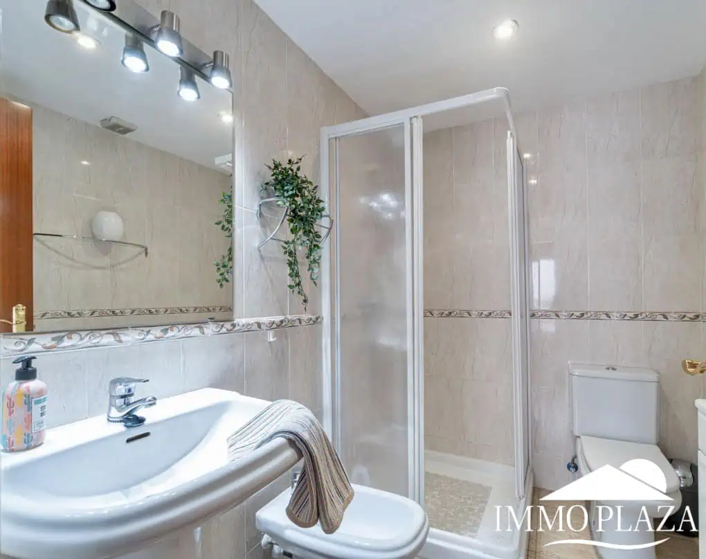 18042024154832_2770_IPA282 Penthouse in first sea line with 2 bedrooms, 2 baths and a private garage in the basement – Empuriabrava
