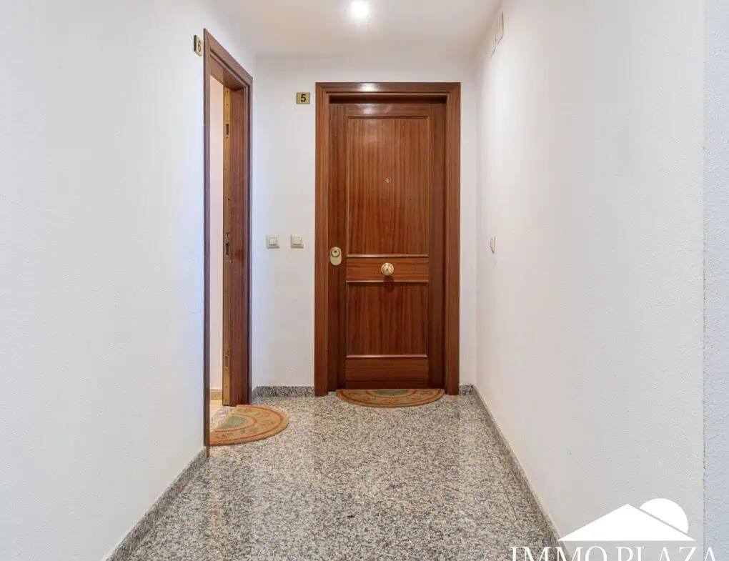 Penthouse in first sea line with 2 bedrooms, 2 baths and a private garage in the basement – Empuriabrava