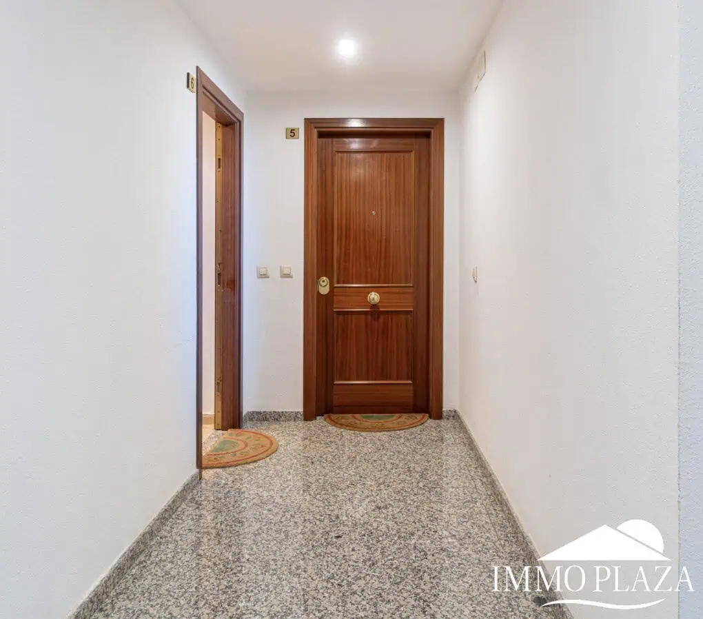 18042024154843_8942_IPA282 Penthouse in first sea line with 2 bedrooms, 2 baths and a private garage in the basement – Empuriabrava
