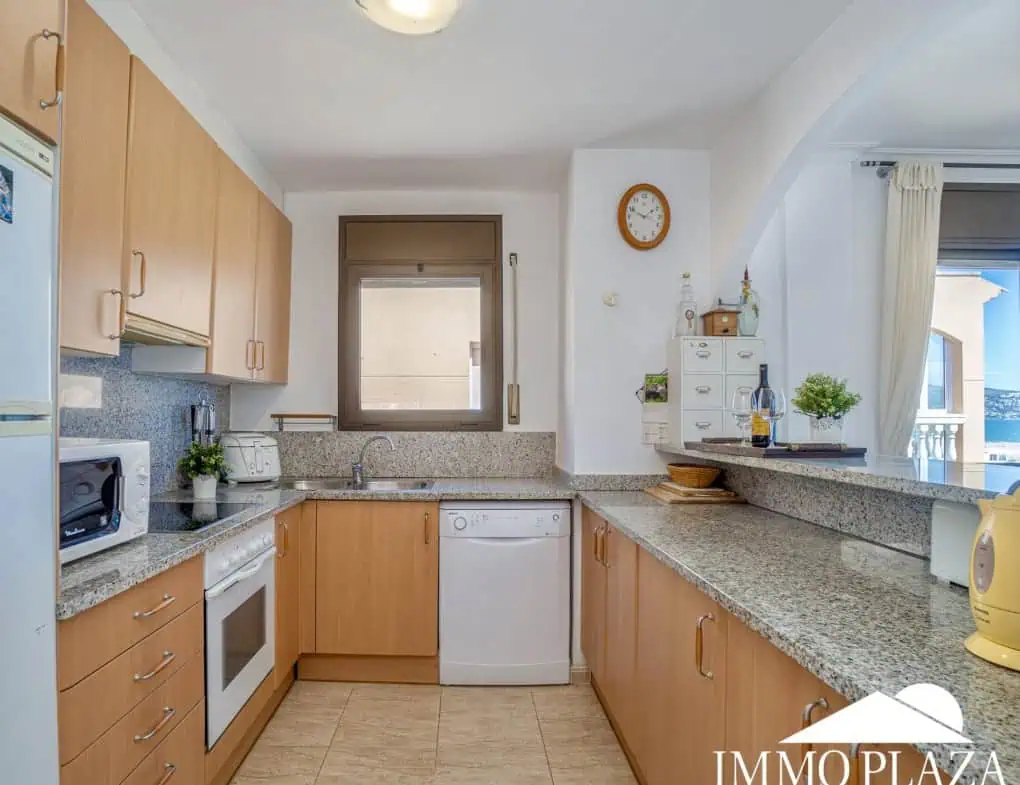 Penthouse in first sea line with 2 bedrooms, 2 baths and a private garage in the basement – Empuriabrava
