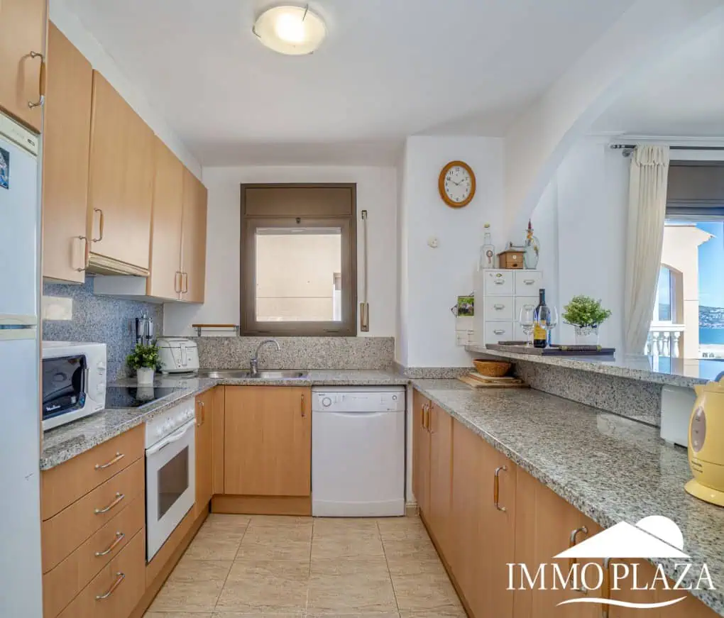 18042024155245_7088_IPA282 Penthouse in first sea line with 2 bedrooms, 2 baths and a private garage in the basement – Empuriabrava