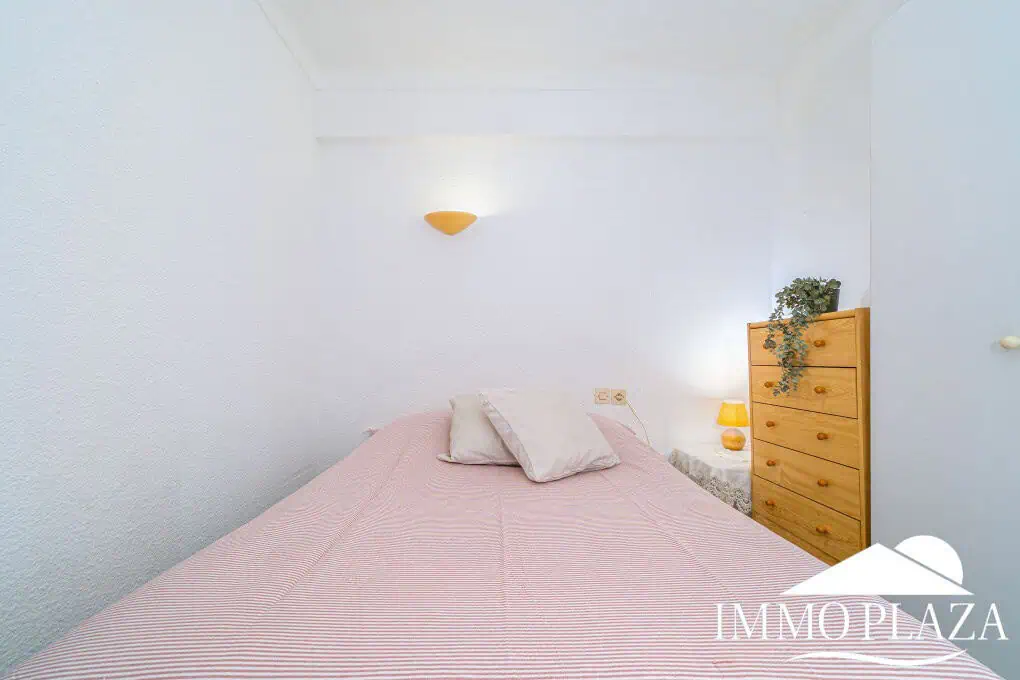 1er ligne de mer studio avec alcove, grande terrasse et climatisation sur la plage de Empuriabrava