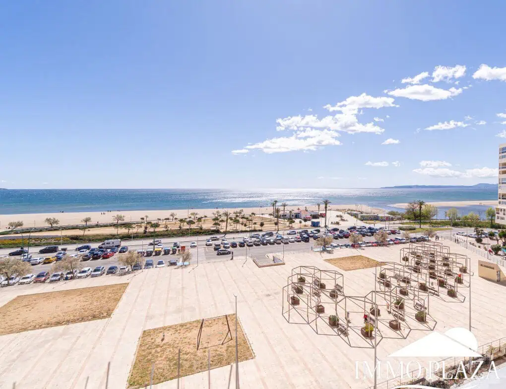 1er ligne de mer studio avec alcove, grande terrasse et climatisation sur la plage de Empuriabrava