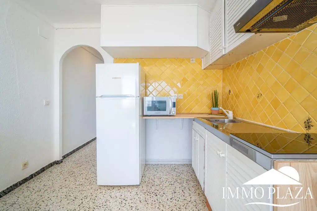 1er ligne de mer studio avec alcove, grande terrasse et climatisation sur la plage de Empuriabrava