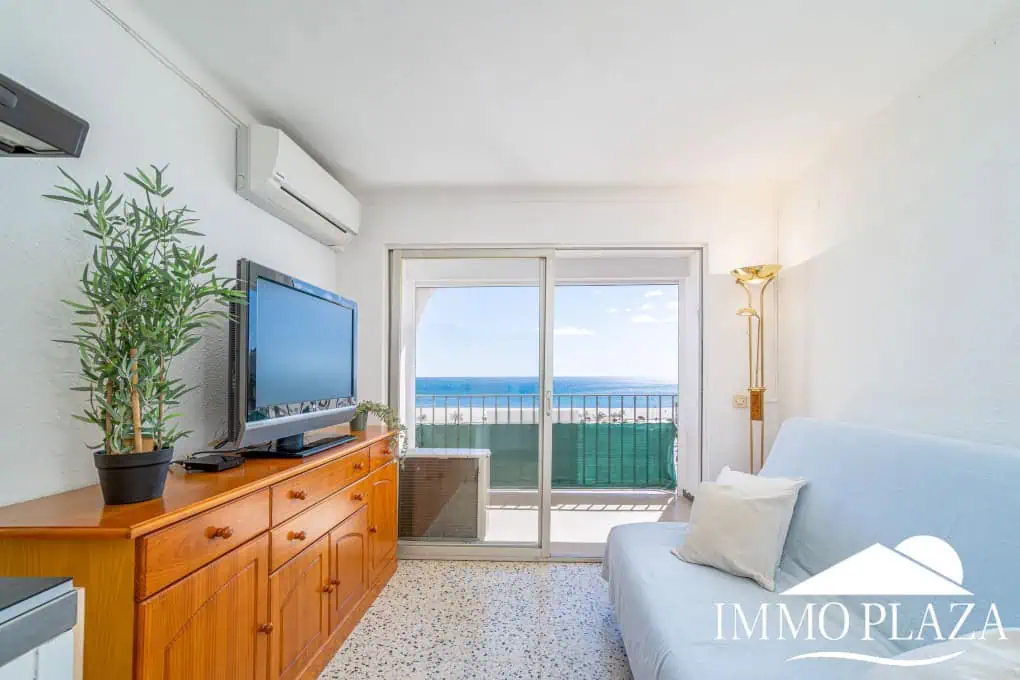 1er ligne de mer studio avec alcove, grande terrasse et climatisation sur la plage de Empuriabrava