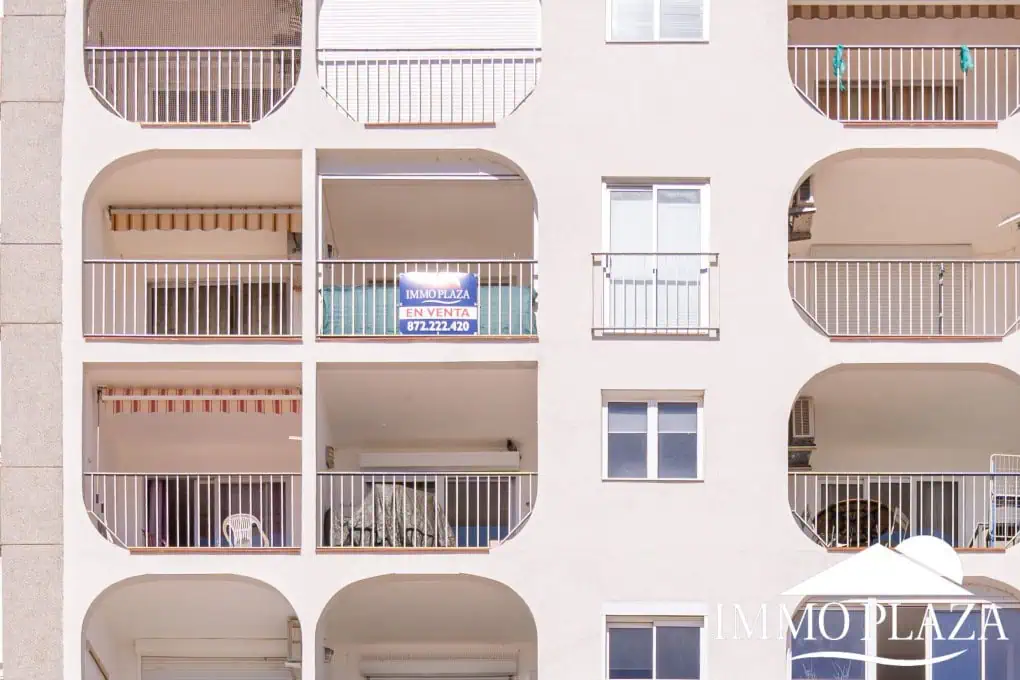 1er ligne de mer studio avec alcove, grande terrasse et climatisation sur la plage de Empuriabrava