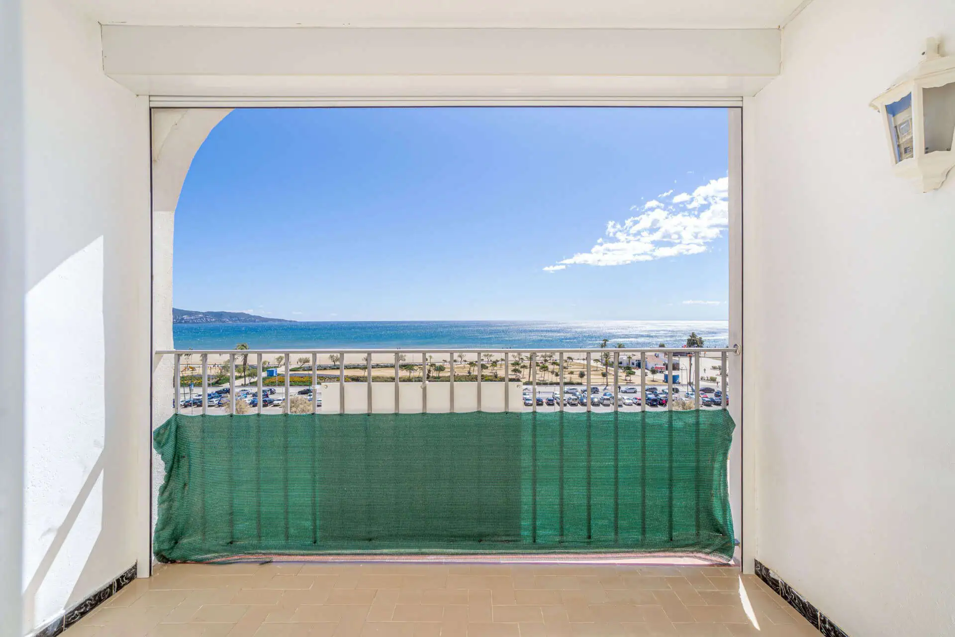 18042025153356_641 1er ligne de mer studio avec alcove, grande terrasse et climatisation sur la plage de Empuriabrava