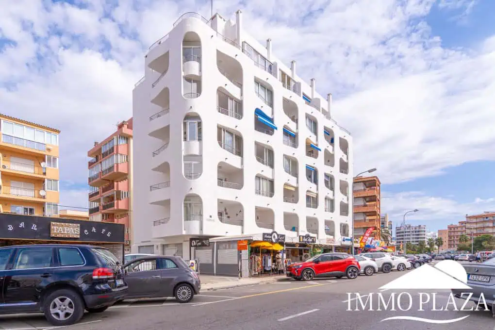 Vue mer appartement à 50m de la plage, petite immeuble, 1 chambre double, 1 parking, ascenseur