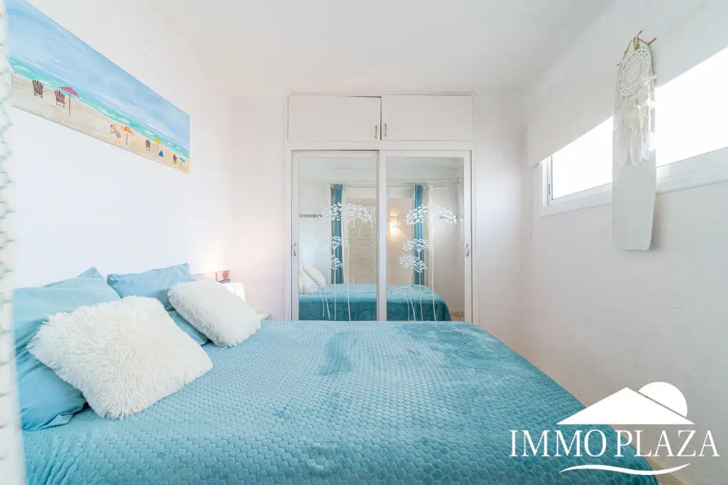 Vue mer appartement à 50m de la plage, petite immeuble, 1 chambre double, 1 parking, ascenseur