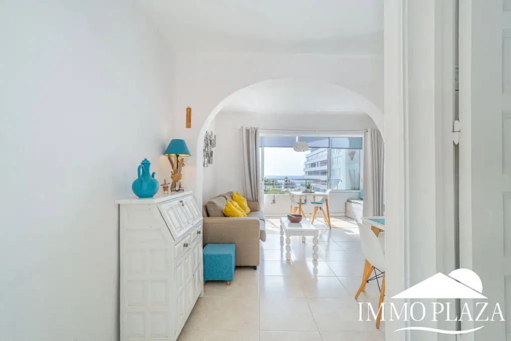 Vue mer appartement à 50m de la plage, petite immeuble, 1 chambre double, 1 parking, ascenseur