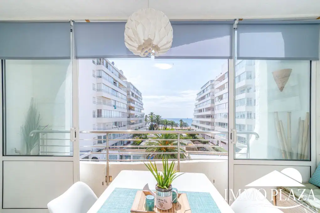 Vue mer appartement à 50m de la plage, petite immeuble, 1 chambre double, 1 parking, ascenseur