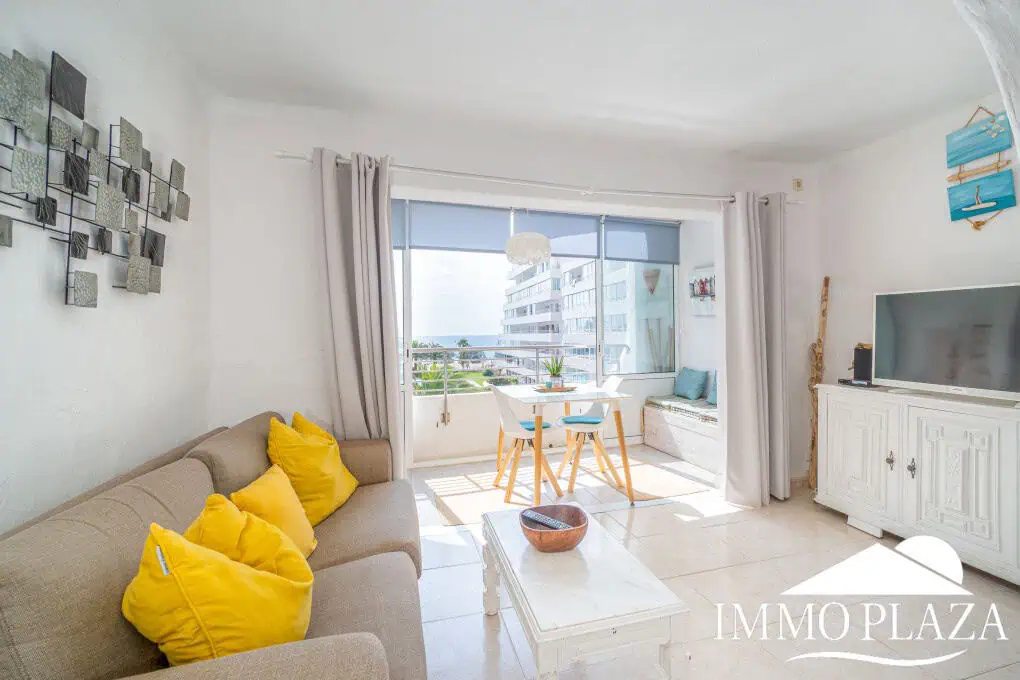 Vue mer appartement à 50m de la plage, petite immeuble, 1 chambre double, 1 parking, ascenseur