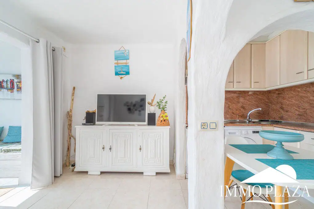 Vue mer appartement à 50m de la plage, petite immeuble, 1 chambre double, 1 parking, ascenseur