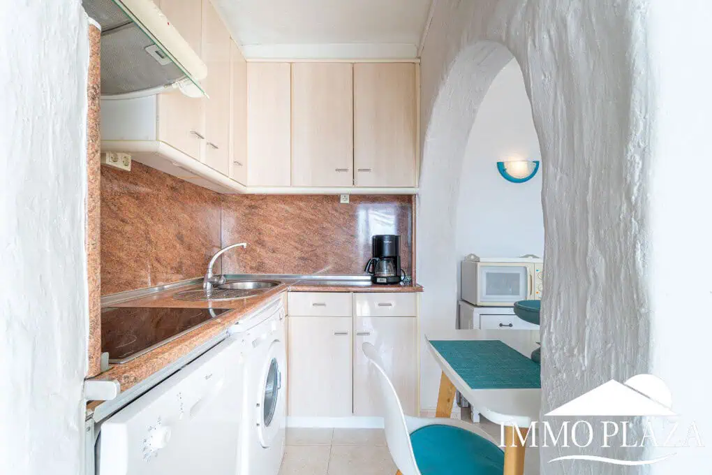Vue mer appartement à 50m de la plage, petite immeuble, 1 chambre double, 1 parking, ascenseur