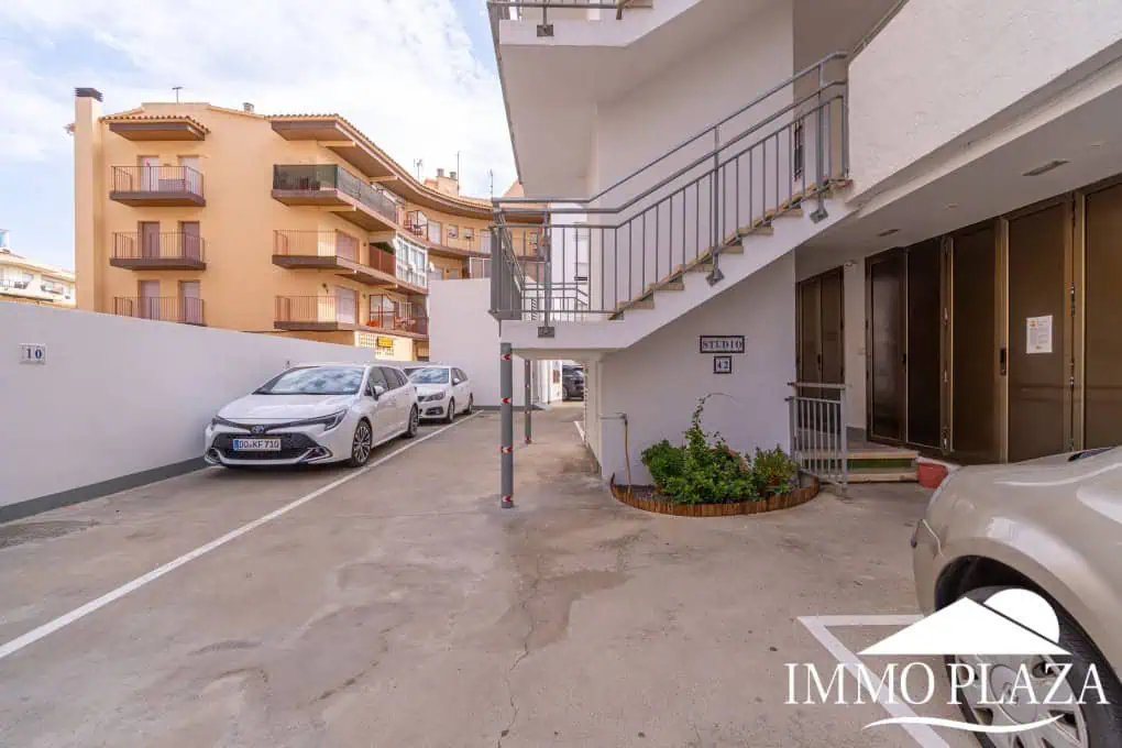 Vue mer appartement à 50m de la plage, petite immeuble, 1 chambre double, 1 parking, ascenseur