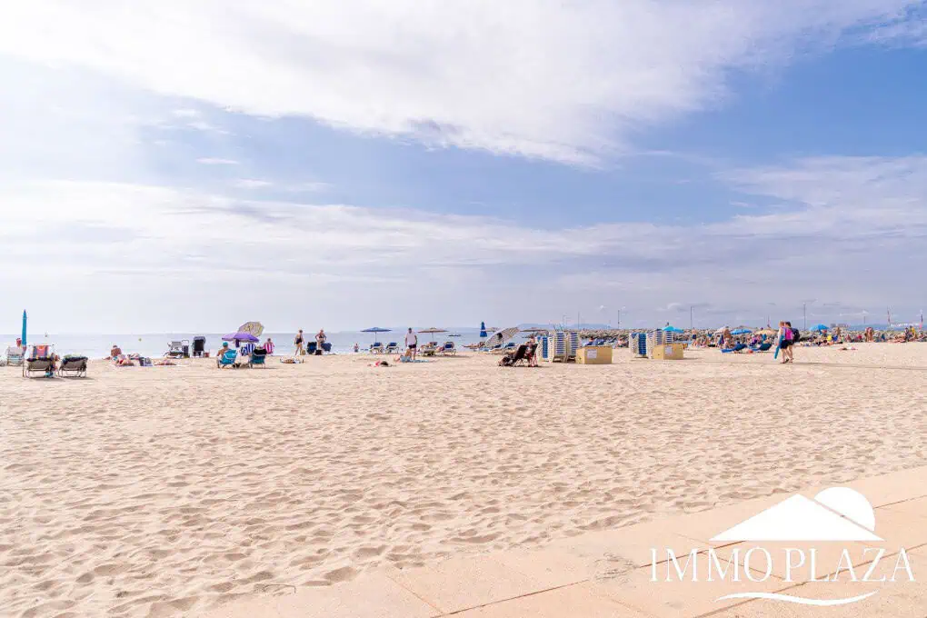 Vue mer appartement à 50m de la plage, petite immeuble, 1 chambre double, 1 parking, ascenseur