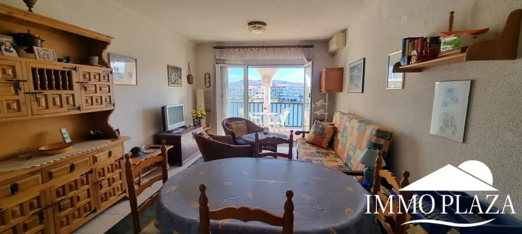 Apartment mit Seeblick, 1 Schlafzimmer, 1 Badezimmer, schöne Terrasse, Gemeinschaftspools und Garten, Bootsanlegeplatz