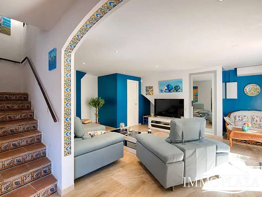 Encantadora casa renovada, estilo andaluz + apartamento independiente; (¡Licencia turística !) 4 habitaciones, 3 duchas, terraza, garaje
