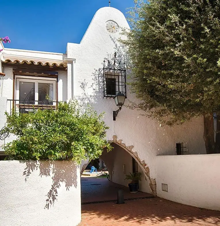 Encantadora casa renovada, estilo andaluz + apartamento independiente; (¡Licencia turística !) 4 habitaciones, 3 duchas, terraza, garaje