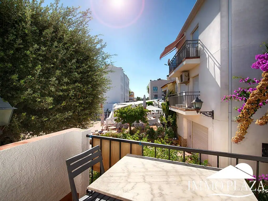 Encantadora casa renovada, estilo andaluz + apartamento independiente; (¡Licencia turística !) 4 habitaciones, 3 duchas, terraza, garaje