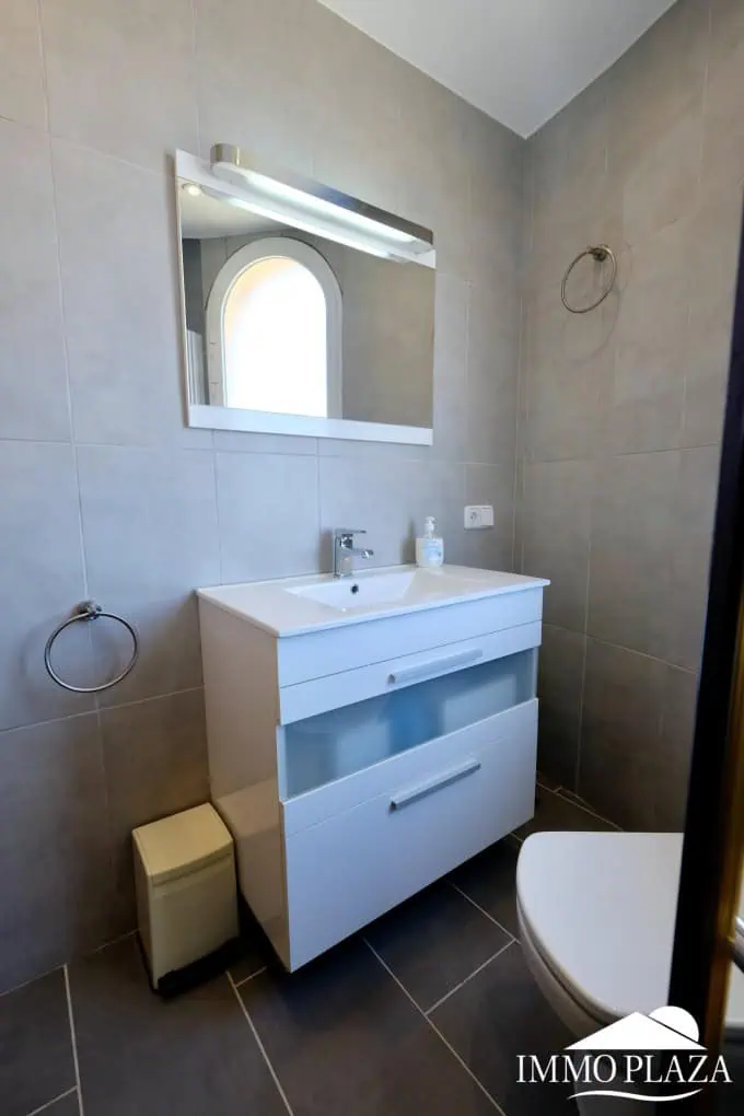 21052025112822_8071_IPA303 Modern renovated penthouse with sea view, +80m2 terrace, 2 bedrooms, 2 bathrooms, 1 min. walk from the center and the beach.
