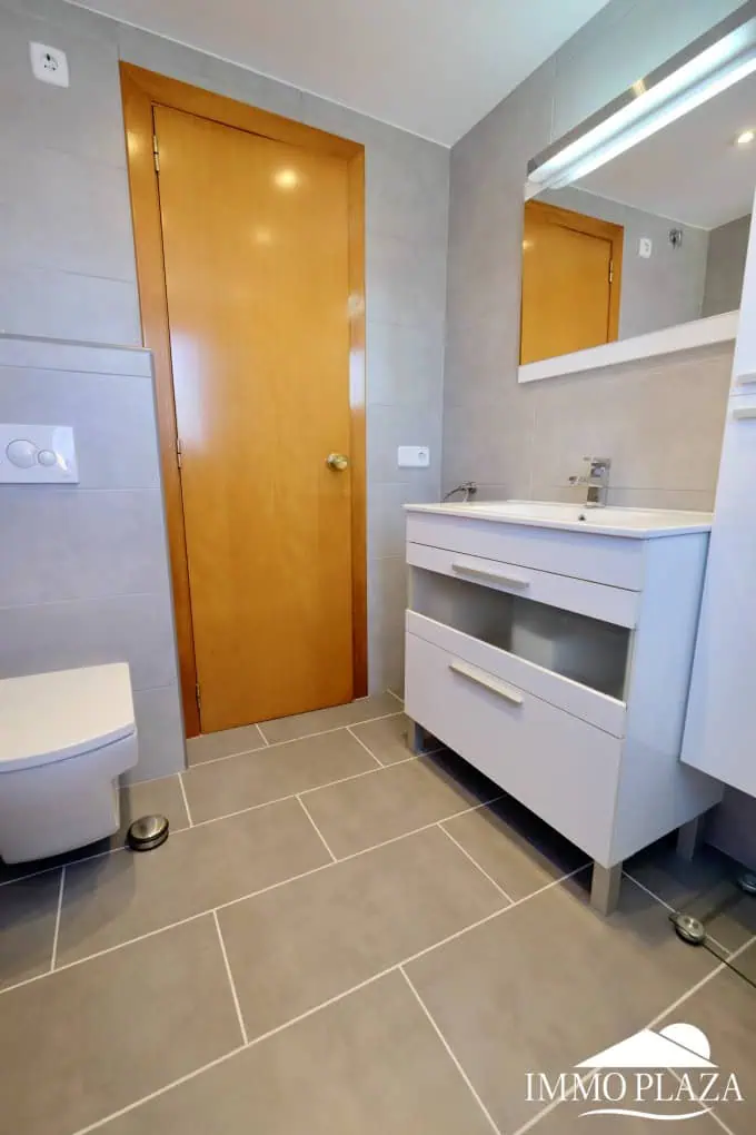 21052025112833_6982_IPA303 Modern renovated penthouse with sea view, +80m2 terrace, 2 bedrooms, 2 bathrooms, 1 min. walk from the center and the beach.