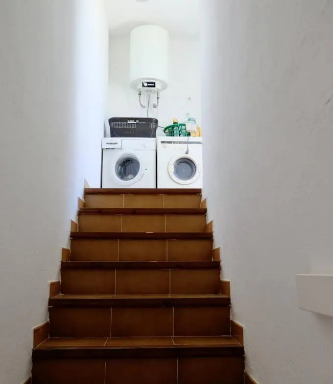Modern renovated penthouse with sea view, +80m2 terrace, 2 bedrooms, 2 bathrooms, 1 min. walk from the center and the beach.