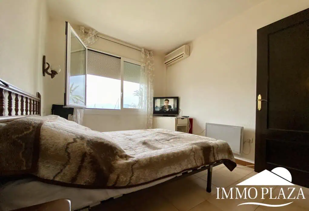 Appartement lumineux avec vue sur le port principal à 3min à pied de la mer et des commerces, 2 chambres, 1 sdb, 1 terrasse  – Empuriabrava