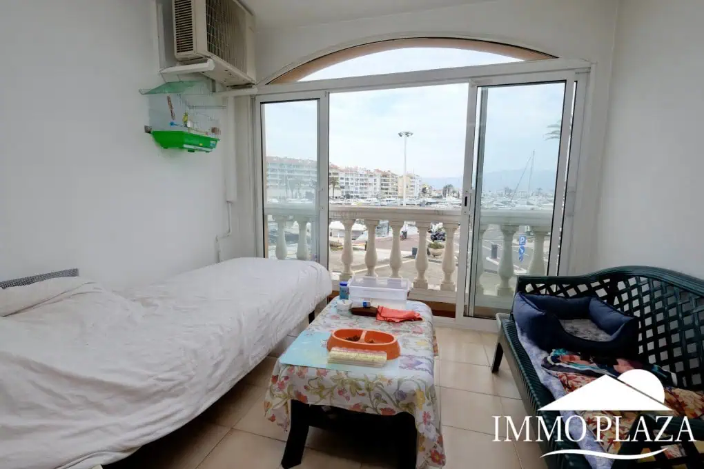 Appartement lumineux avec vue sur le port principal à 3min à pied de la mer et des commerces, 2 chambres, 1 sdb, 1 terrasse  – Empuriabrava