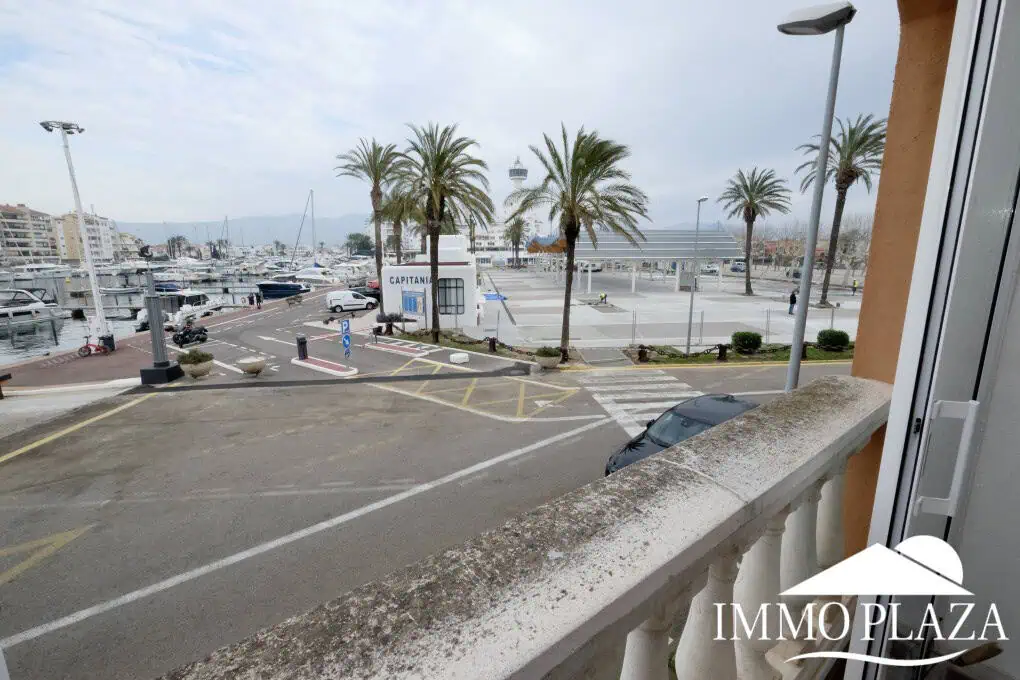 Appartement lumineux avec vue sur le port principal à 3min à pied de la mer et des commerces, 2 chambres, 1 sdb, 1 terrasse  – Empuriabrava