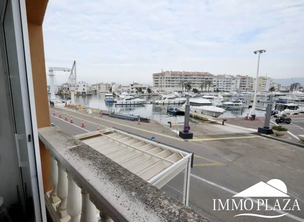 Appartement lumineux avec vue sur le port principal à 3min à pied de la mer et des commerces, 2 chambres, 1 sdb, 1 terrasse  – Empuriabrava