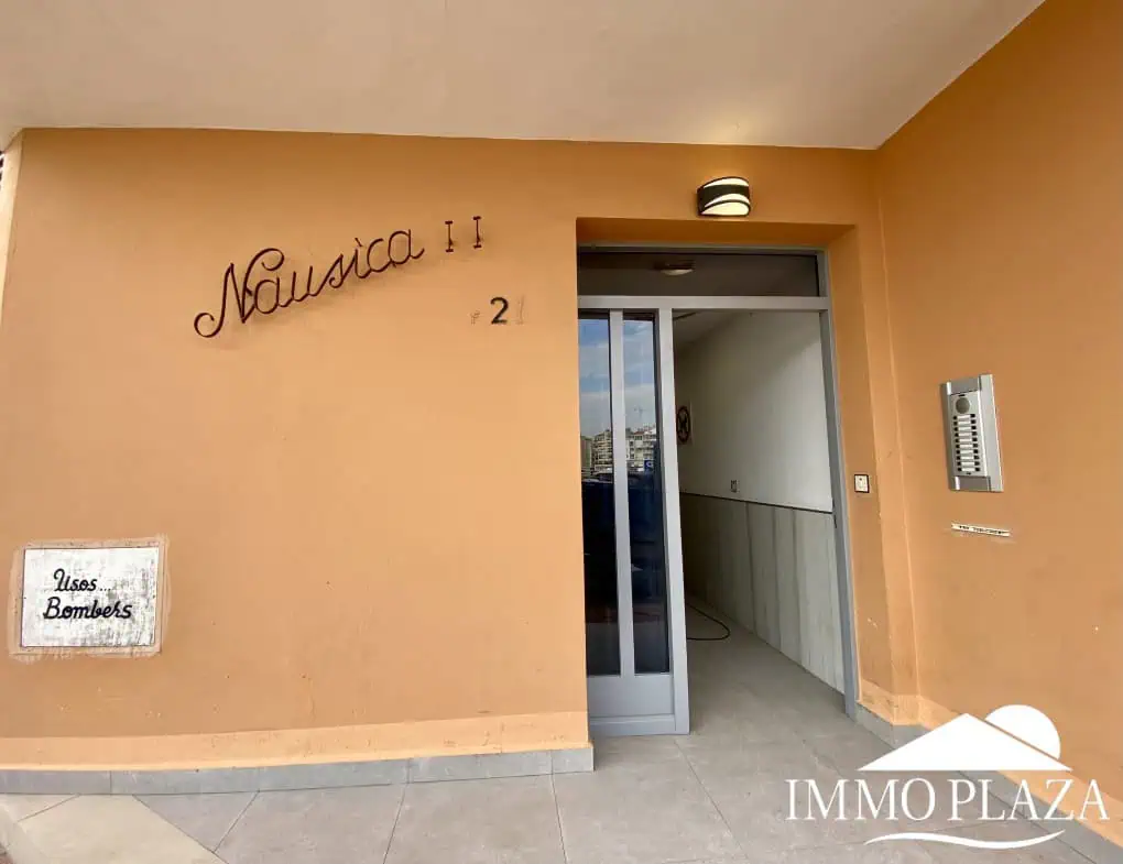 Appartement lumineux avec vue sur le port principal à 3min à pied de la mer et des commerces, 2 chambres, 1 sdb, 1 terrasse  – Empuriabrava