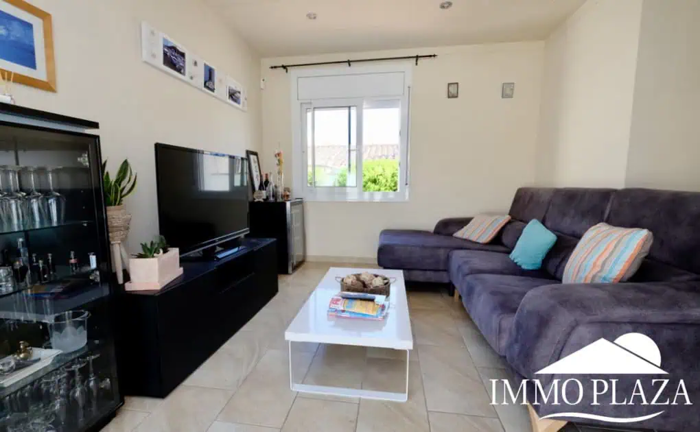 Typische Wohnvilla von Empuriabrava – 3 Schlafzimmer – Swimmingpool – Garage – nahe dem Strand und dem Zentrum von Empuriabrava