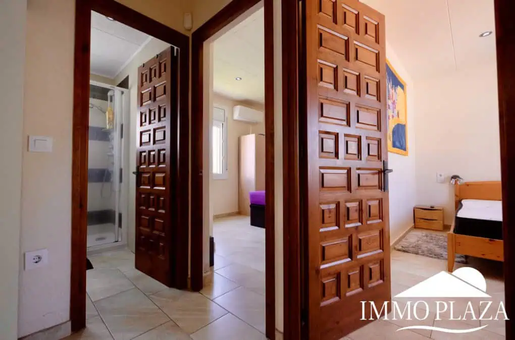 Typische Wohnvilla von Empuriabrava – 3 Schlafzimmer – Swimmingpool – Garage – nahe dem Strand und dem Zentrum von Empuriabrava