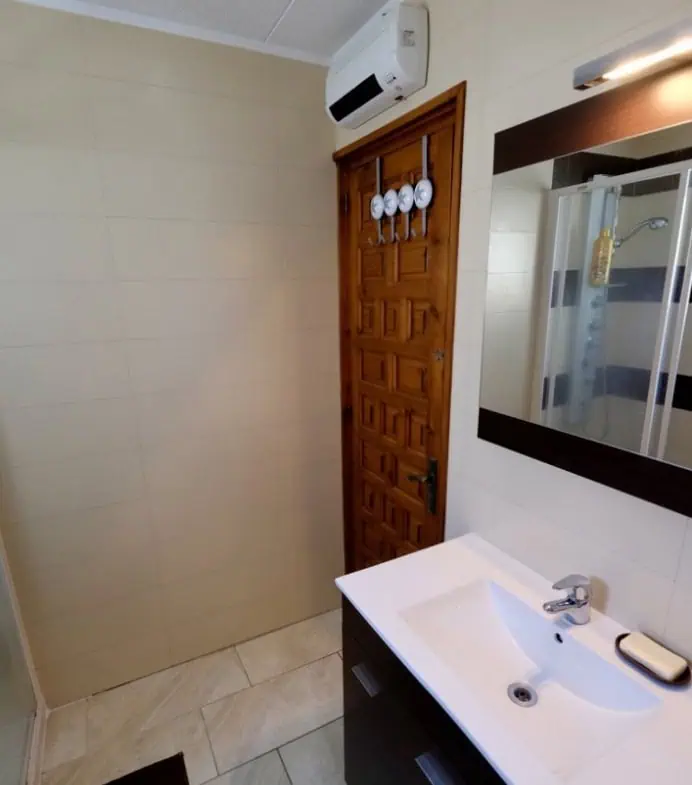 Typische Wohnvilla von Empuriabrava – 3 Schlafzimmer – Swimmingpool – Garage – nahe dem Strand und dem Zentrum von Empuriabrava