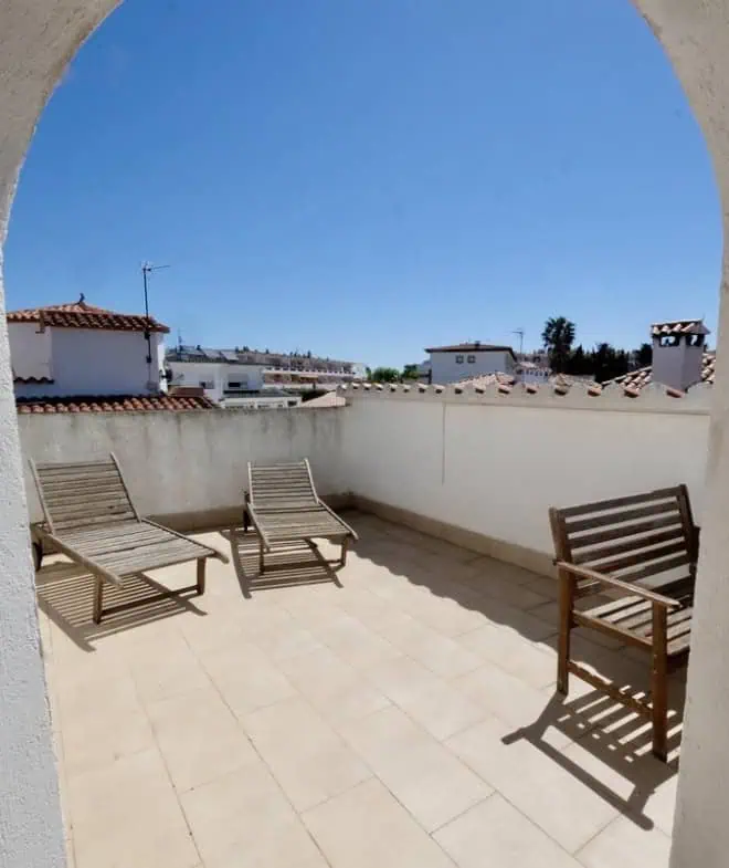 Typische Wohnvilla von Empuriabrava – 3 Schlafzimmer – Swimmingpool – Garage – nahe dem Strand und dem Zentrum von Empuriabrava