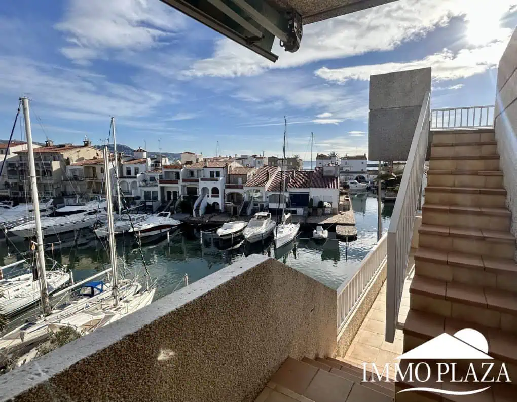 23012023121040_5840_IPA218 RESERVAT – Àtic cantoner espaiós amb terrassa de 90m2, vistas al mar i als canals d’Empuriabrava