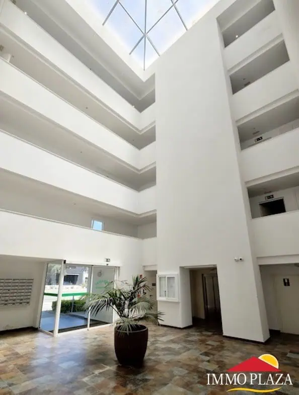 Magnificent penthouse with sea views and 66m2 solarium – 2 bedrooms – private parking – storage room – community pool – Rosas, Costa Brava