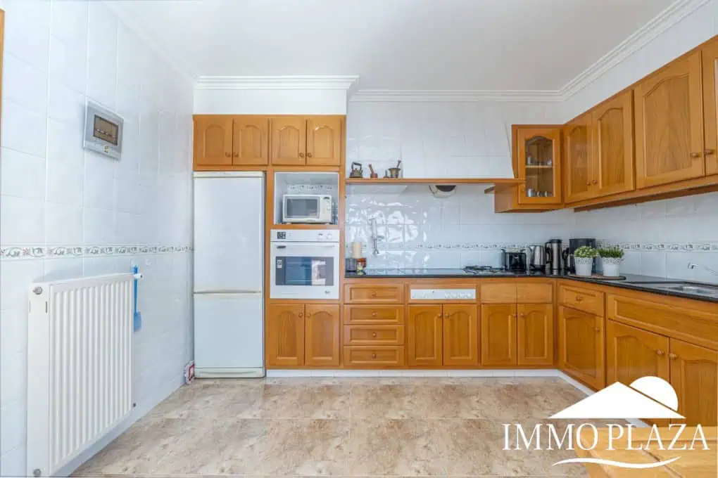 With Tourist licence ! Majestic charming villa with panoramic views of the Bay of Roses – 3 bedrooms – 3 bathrooms – 3 terraces – 1 swimming pool – 1 garage