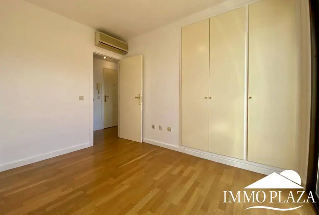 Bel appartement d’angle lumineux, à 2 pas de la plage, vue mer, 2 chs, 1 sdb, parking privé en sous sol – Empuriabrava