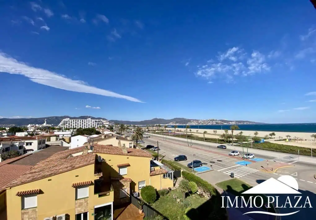 Bel appartement d’angle lumineux, à 2 pas de la plage, vue mer, 2 chs, 1 sdb, parking privé en sous sol – Empuriabrava