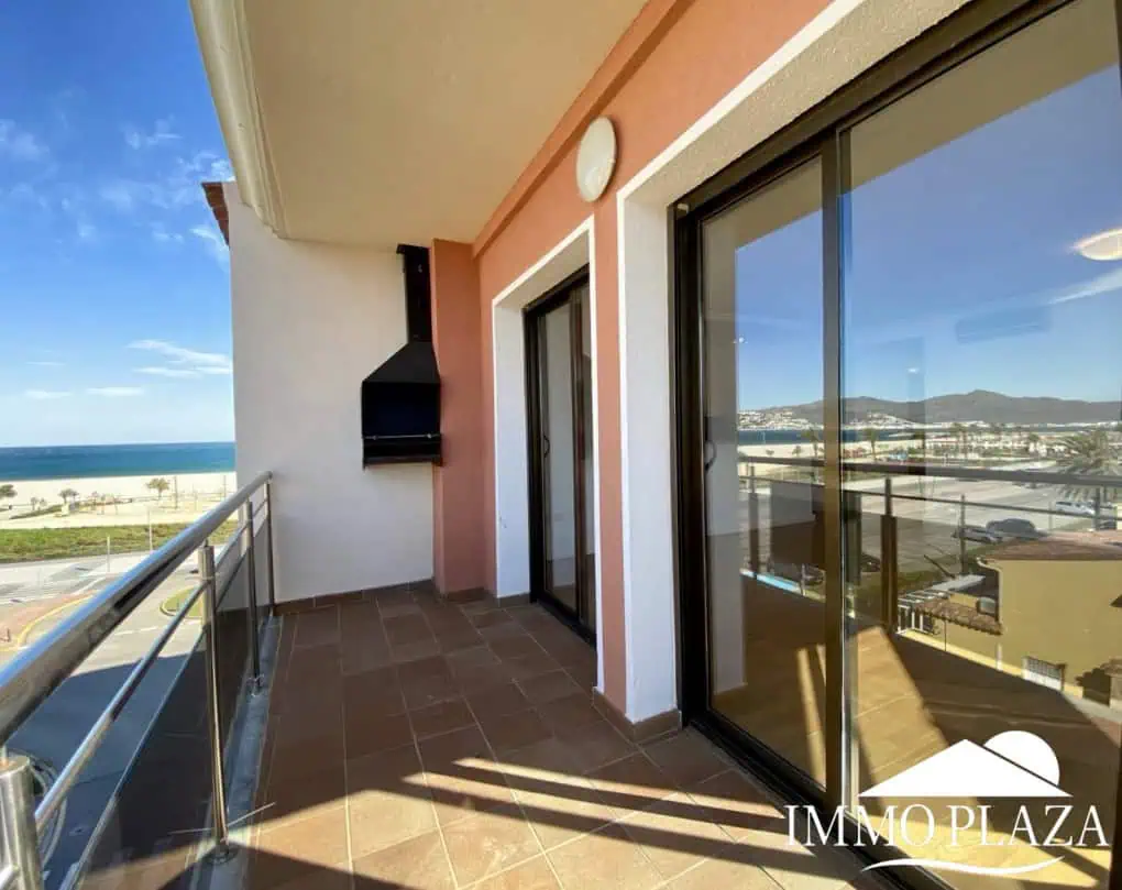 25042024112750_7180_IPA287 Bel appartement d’angle lumineux, à 2 pas de la plage, vue mer, 2 chs, 1 sdb, parking privé en sous sol – Empuriabrava