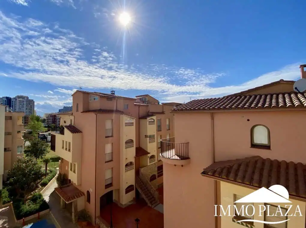 Bel appartement d’angle lumineux, à 2 pas de la plage, vue mer, 2 chs, 1 sdb, parking privé en sous sol – Empuriabrava