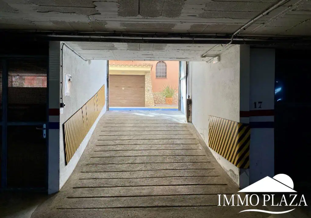 Bel appartement d’angle lumineux, à 2 pas de la plage, vue mer, 2 chs, 1 sdb, parking privé en sous sol – Empuriabrava